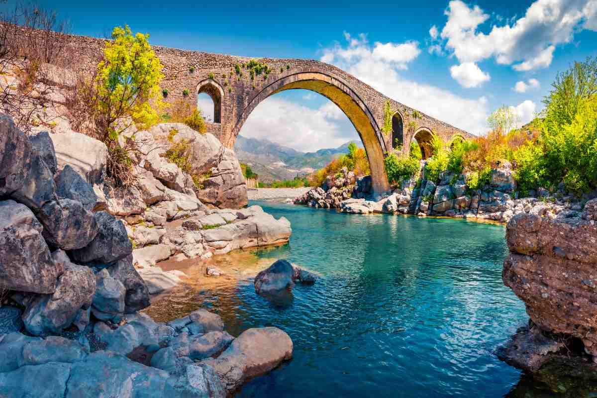 Mesi Bridge